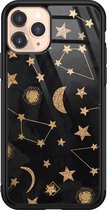 Casimoda® hoesje - Geschikt voor iPhone 11 Pro - Counting The Stars - Luxe Hard Case Zwart - Backcover telefoonhoesje - Goudkleurig