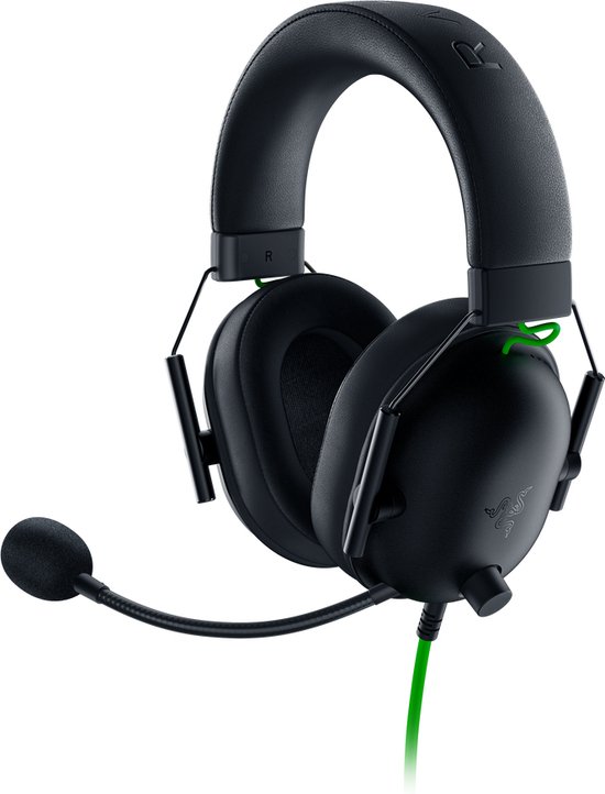 Zwarte Razer BlackShark V2 X USB headset met microfoon, groene kabel en Razer logo.