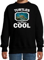 Dieren schildpadden sweater zwart kinderen - turtles are serious cool trui jongens/ meisjes - cadeau zee schildpad/ schildpadden liefhebber - kinderkleding / kleding 98/104