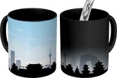 Magische Mok - Foto op Warmte Mok - tekening van een silhouet van de skyline van Beijing - 350 ML