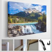 Bergen, rivieren en watervallen vormen samen prachtige landschappen. Jasper Park. Rocky Mountains van Canada. Athabasca Falls - Modern Art Canvas - Horizontaal - 1824061793