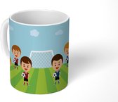 Mok - Koffiemok - Een illustratie van twee jonge voetbalteams - Kids - Baby - Jongetjes - Meisjes - Mokken - 350 ML - Beker - Koffiemokken - Theemok