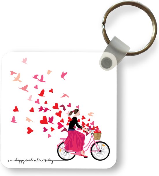 Sleutelhanger - Een illustratie van een vrouw op de fiets met een mand vol hartjes - Plastic - Rond - Uitdeelcadeautjes