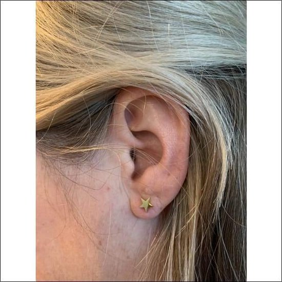 Aramat jewels ® - Zweerknopjes oorbellen ster goudkleurig chirurgisch staal  7mm | bol.com