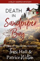 A Riley Harper Mystery 1 - Death in Sandpiper Bay