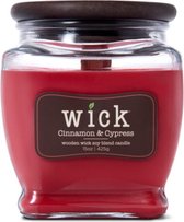 Colonial Candle – Wick Cinnamon Cypress - 425 gram | geurkaars sojablend | 60 tot 90 branduren | houten knisperlont | kruidig en fris | kaneel & cypres | kerst en winter geur |