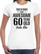 Awesome 60 year - geweldige 60 jaar cadeau t-shirt wit dames -  Verjaardag cadeau L