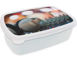 Broodtrommel Wit – Lunchbox – Brooddoos – Koptelefoon op een mengpaneel – 18x12x6 cm – Volwassenen