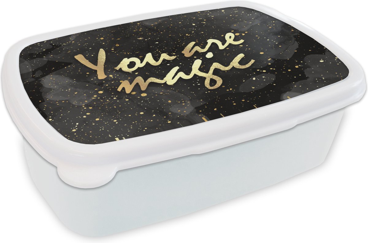 Broodtrommel Wit - Lunchbox - Brooddoos - Quotes - Magic - Goud - Zwart - 18x12x6 cm - Volwassenen