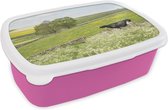 Broodtrommel Roze - Lunchbox - Brooddoos - Koe - Bloemen - Dieren - 18x12x6 cm - Kinderen - Meisje