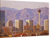 Skyline van Las Vegas en The Strat voor Red Rock Canyon - Foto op Canvas - 45 x 30 cm
