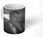 Mok - Man die een film kijkt - 350 ML - Beker