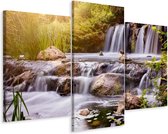 Schilderij - Prachtige waterval bij zonsopkomst, 3 luik, premium print