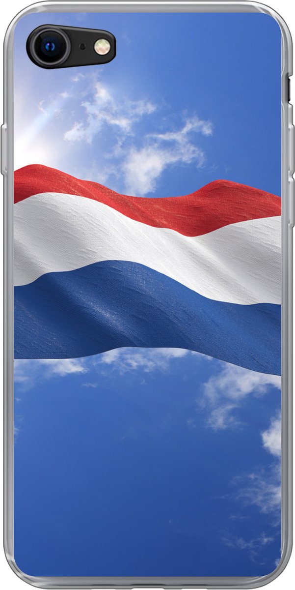 Telefoonhoesje Geschikt voor iPhone SE 2020 hoesje - De vlag van Nederland wappert in de lucht - Siliconen Telefoonhoesje Telefoonhoesje