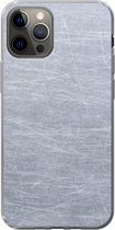Geschikt voor iPhone 12 Pro hoesje - Metaal print - Grijs - Krassen - Siliconen Telefoonhoesje