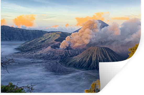 Sticker Muursticker Indonésie - Brouillard en Indonésie - 60x40 cm - film adhésif autocollant - sticker mural repositionnable