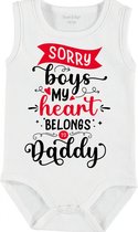 Baby Rompertje met tekst 'Sorry boys, my heart belongs to daddy' | mouwloos l Valentijn| wit zwart | maat 50/56 | cadeau | Kraamcadeau | Kraamkado