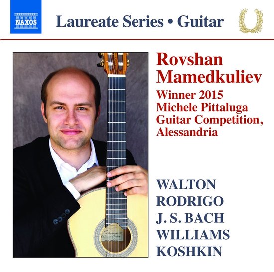 Rovshan Mamedkuliev, winnaar van de Michele Pittaluga Gitaarcompetitie 2015, met zijn gitaar.