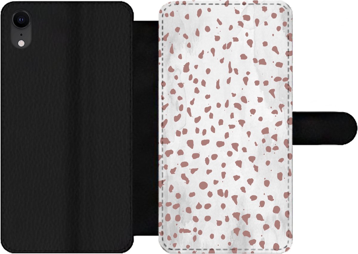 Telefoonhoesje Geschikt voor iPhone XR telefoonhoesje - Stippen - Bruin - Wit - Met vakjes - Wallet case met magneetsluiting
