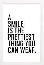 JUNIQE - Poster in houten lijst A Smile Is The Prettiest -40x60 /Wit &