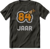 84 Jaar Feest T-Shirt | Goud - Zilver | Grappig Verjaardag Cadeau Shirt | Dames - Heren - Unisex | Tshirt Kleding Kado | - Donker Grijs - 3XL