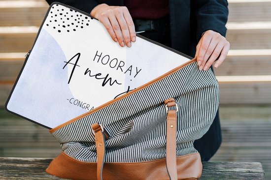 Housse pour ordinateur portable 17 pouces - Hourra, un nouveau travail ! - Proverbes - Citations - Housse pour ordinateur portable - Dimensions intérieures 42,5x30 cm