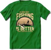 A Bad Day Fishing - Vissen T-Shirt | Beige | Grappig Verjaardag Vis Hobby Cadeau Shirt | Dames - Heren - Unisex | Tshirt Hengelsport Kleding Kado - Donker Groen - XL