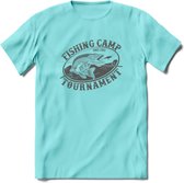 Fishing - Vissen T-Shirt | Grappig Verjaardag Vis Hobby Cadeau Shirt | Dames - Heren - Unisex | Tshirt Hengelsport Kleding Kado - Licht Blauw - S