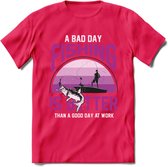 A Bad Day Fishing - Vissen T-Shirt | Roze | Grappig Verjaardag Vis Hobby Cadeau Shirt | Dames - Heren - Unisex | Tshirt Hengelsport Kleding Kado - Roze - XXL