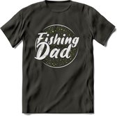 Fishing Dad - Vissen T-Shirt | Groen | Grappig Verjaardag Vis Hobby Cadeau Shirt | Dames - Heren - Unisex | Tshirt Hengelsport Kleding Kado - Donker Grijs - XL