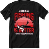 A Bad Day Fishing - Vissen T-Shirt | Rood | Grappig Verjaardag Vis Hobby Cadeau Shirt | Dames - Heren - Unisex | Tshirt Hengelsport Kleding Kado - Zwart - 3XL