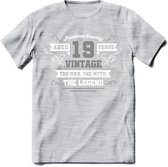 19 Jaar Legend T-Shirt | Zilver - Wit | Grappig Verjaardag en Feest Cadeau | Dames - Heren - Unisex | Kleding Kado | - Licht Grijs - Gemaleerd - M