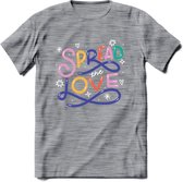 Spread Love | Pride T-Shirt | Grappig LHBTIQ+ / LGBTQ / Gay / Homo / Lesbi Cadeau Shirt | Dames - Heren - Unisex | Tshirt Kleding Kado | - Donker Grijs - Gemaleerd - L