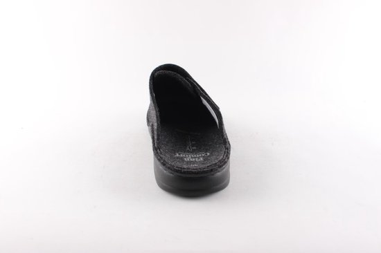 Achterkant van een antracietgrijze vilten slipper met "Finn Comfort Germany" op de zool.