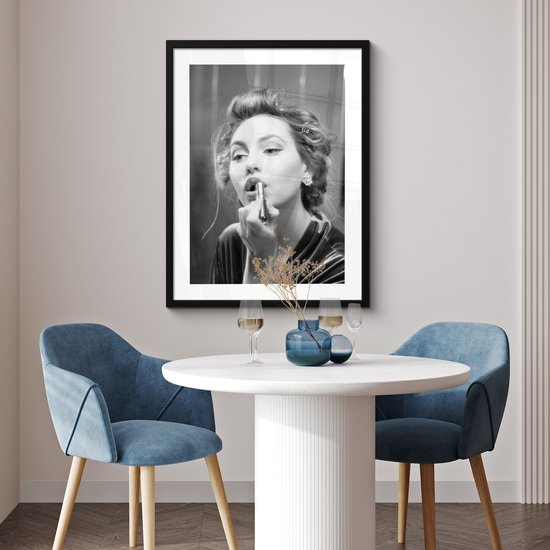 Fotolijst inclusief poster 60x80 cm - Vrouw portret make up - Foto in lijst zwart wit - Muurdecoratie slaapkamer vintage - Houten lijsten fotohouder - Posters in kaders - Wissellijst bed decoratie - Fotokaders - Photo frame