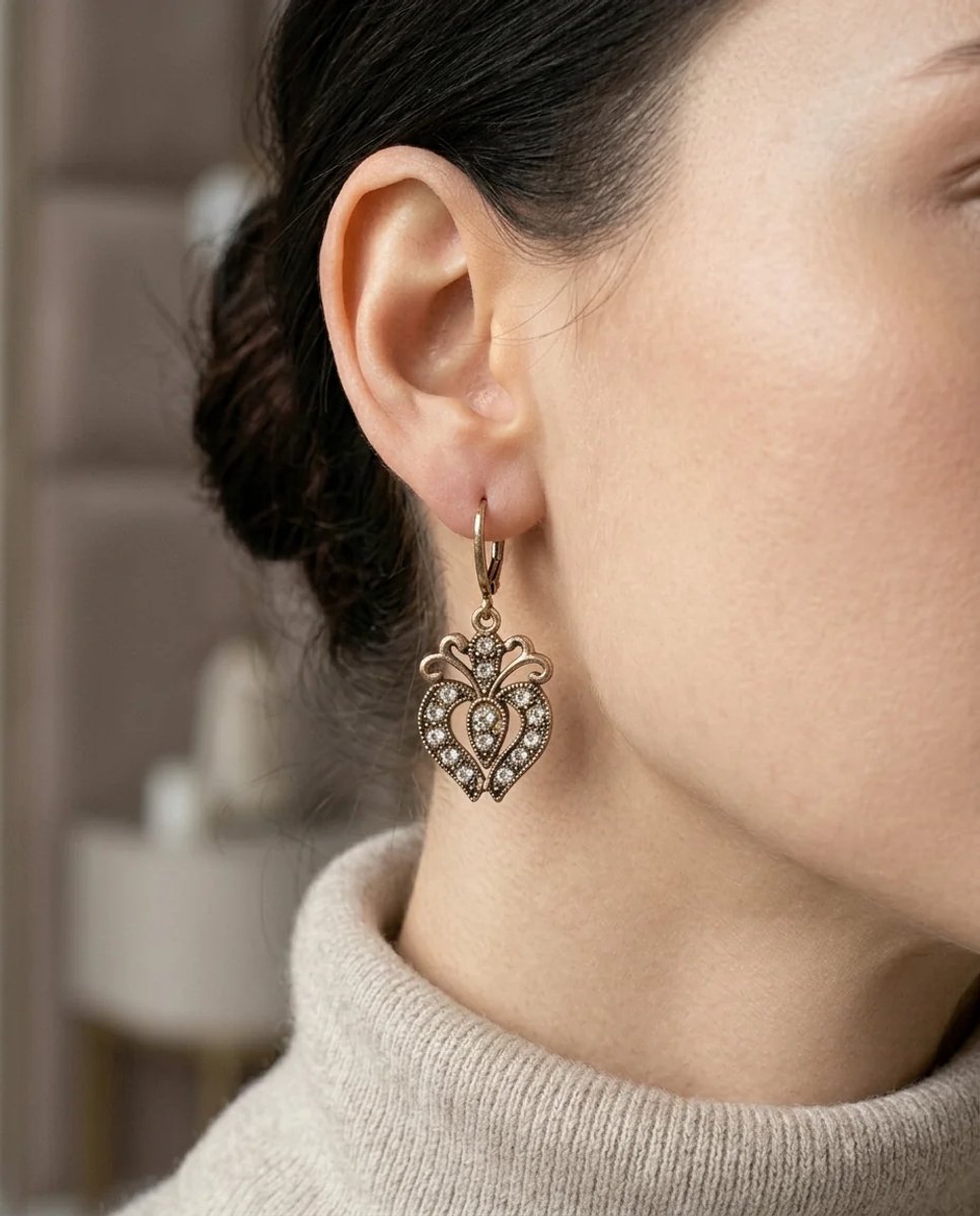 Dorvina Vintage Dames Oorbellen Bronzen Authentiek Sieraad Zirkonia Steen Bewerkt Ters Lale Model