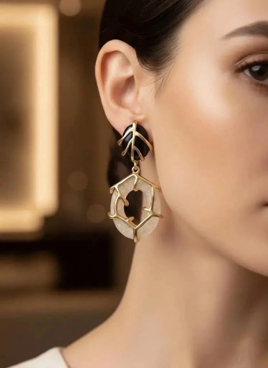 Dorvina Messing Goud Detail Zwart Wit Dal Formlu Vintage Hangende Dames Oorbellen