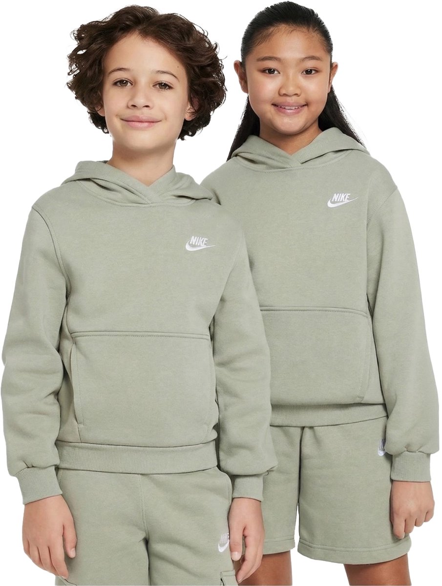 Nike club fleece hoodie in de kleur . Groen