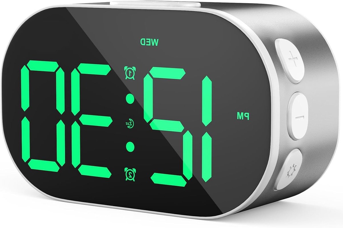 Grote Digitale Alarmklok met Instelbare Helderheid en Volume, Snooze Functie, Countdown Timer en USB Voeding voor Slaapkamer en Reizen