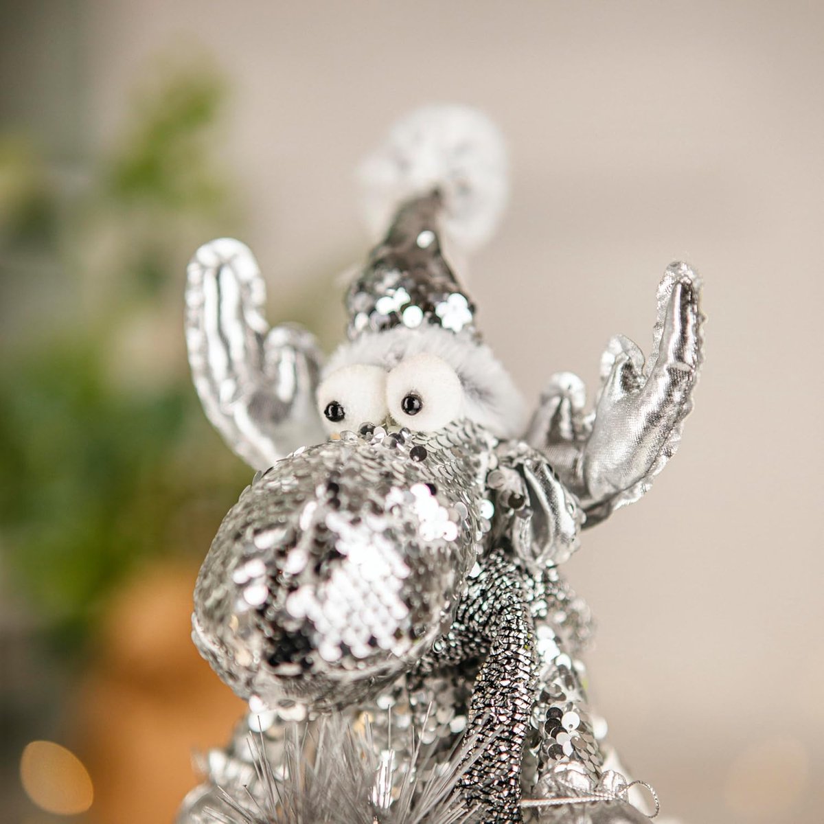 Rendier met slee decoratie - Kerstbeeldje ornament - Feestelijke aankleding huis - Zilveren pailletten afwerking – foto 2