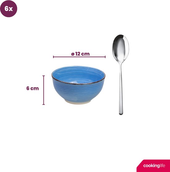 Blauwe keramische kom, ø 12 cm, hoogte 6 cm, met een zilveren lepel. Set van 6.