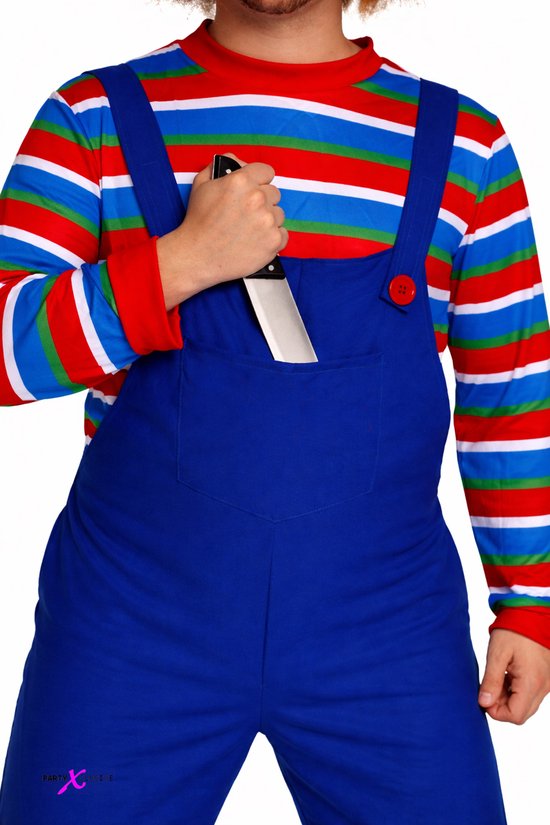 Voorzijde van een blauwe tuinbroek met een rode knoop en een steekzak waar een nepmes uitsteekt.
