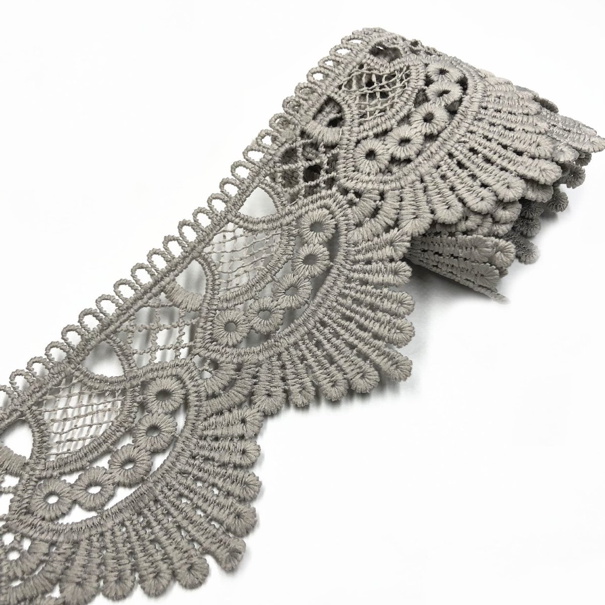 Dailygoods - Dailygoody - Vintage Kanten Riem - Decoratieve Band - 6.5cm Breedte - Geschikt voor DIY - Modeaccessoire - Perfect voor Kleding - Grijs