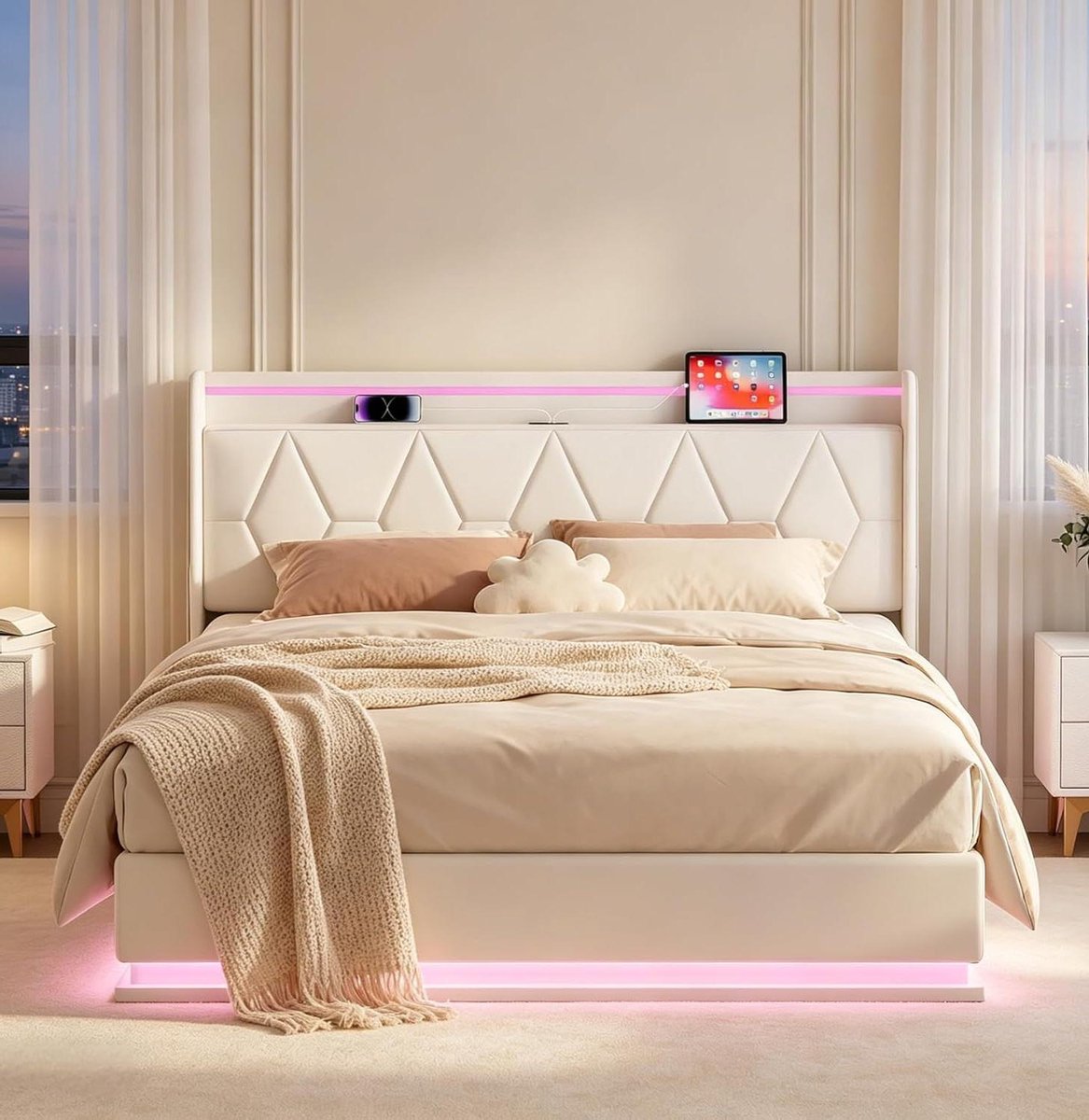 Gestoffeerd Bed - Tweepersoonsbed - Opbergen Slaapkamer - Met USB en LED - 140x200 cm - Beige