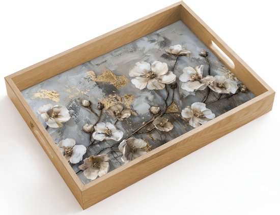Rechthoekig houten dienblad met gedetailleerde bloemenprint in wit, grijs en goud.