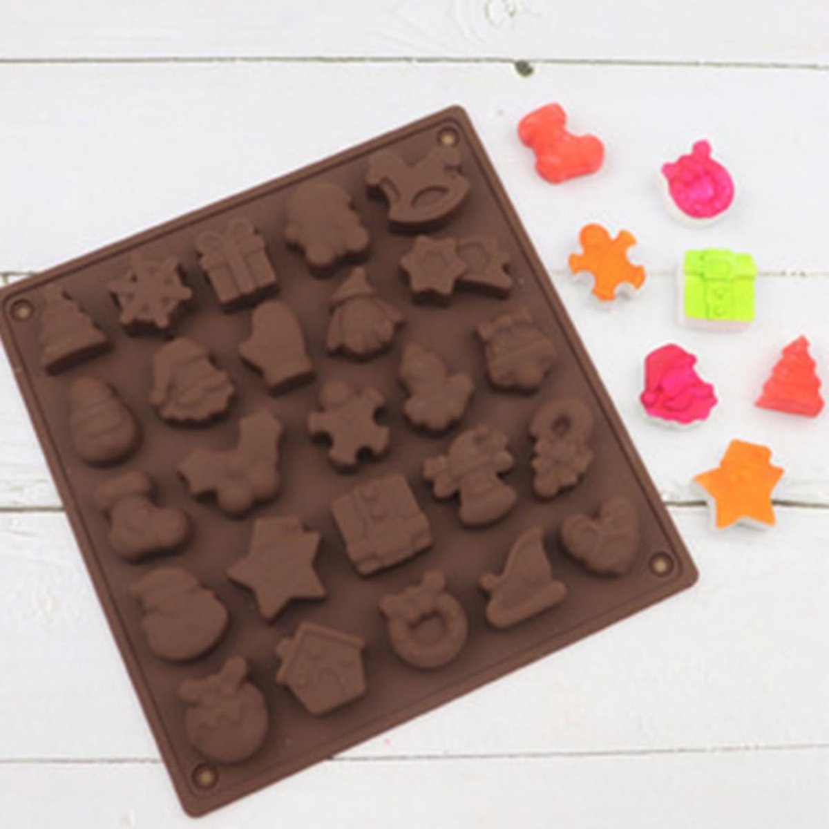 Dailygoods- Chocoladevorm 25 Holtes - Siliconen - Antiaanbaklaag - Herbruikbaar - Vaatwasmachinebestendig - Afmetingen 18,8x18,8x1,5 cm - Bakvorm
