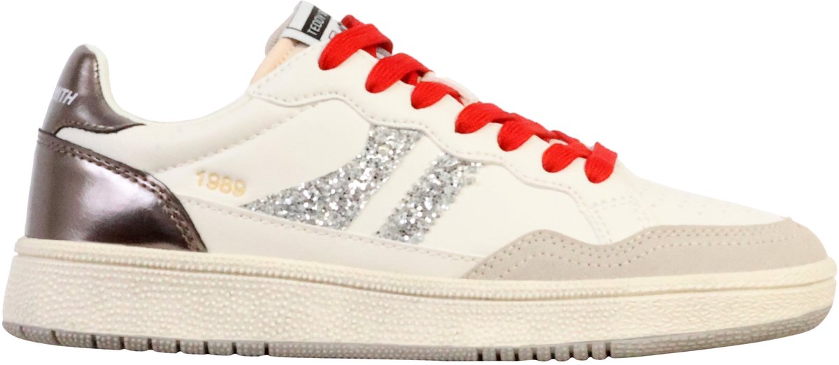 Sneakers met veters