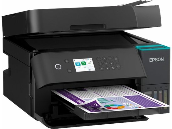 Zwarte Epson EcoTank all-in-one printer met papier uit de uitvoerlade en zichtbare inktreservoirs.