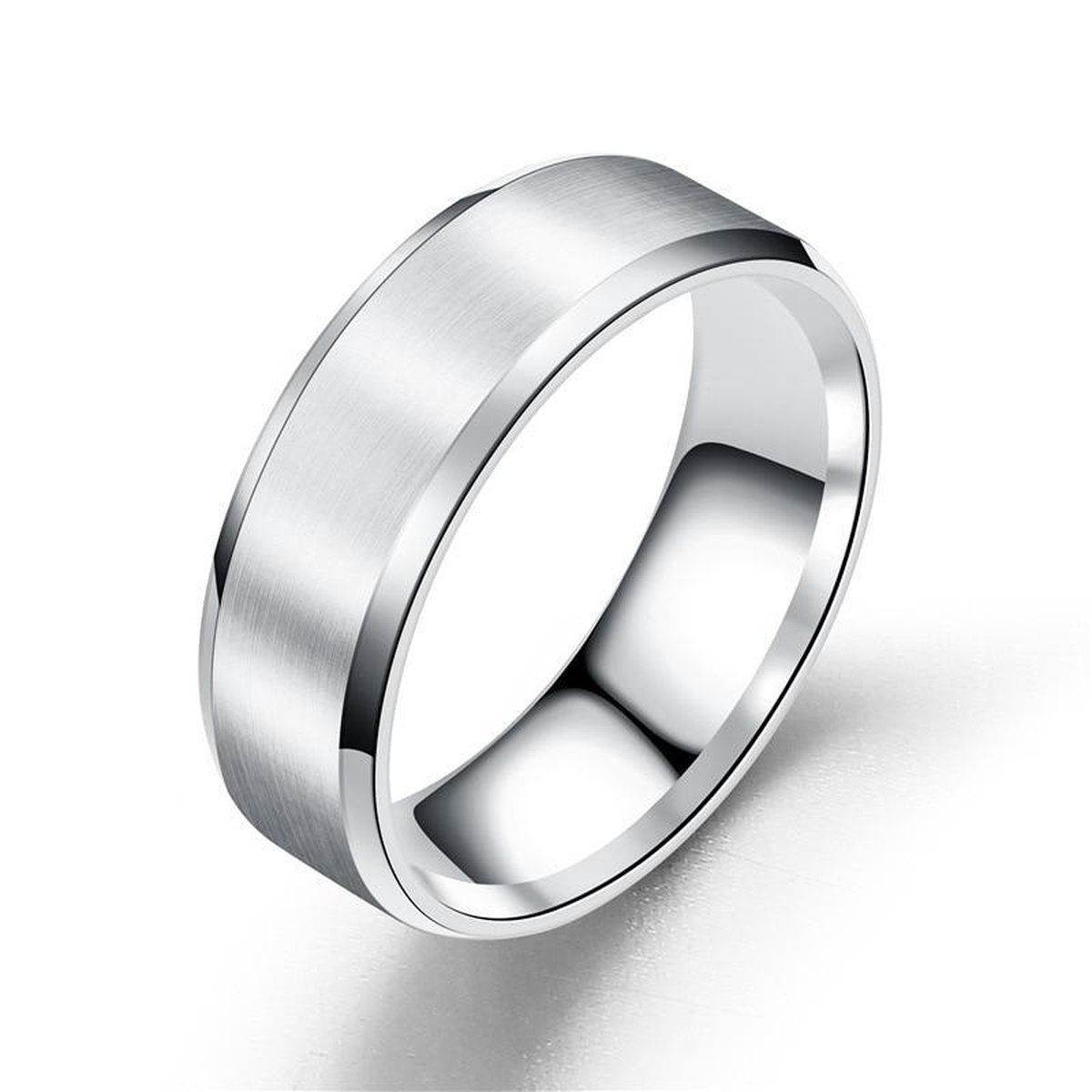 Zilver Kleurige Ring met Strak Gepolijste Rand | 18 - 22mm | Ringen Mannen | Ringen Dames | Ring Heren | Ringen Vrouwen | Ring Mannen | Cadeau voor Man | Mannen Cadeautjes | Valentijn Cadeautje voor Hem - TrendFox