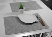 Hoogwaardige Stijlvolle Placemat - Jacquard Geweven anti-slip onderlaag - Soepel - Duurzaam - Set van 4 - 33cm x 45 cm - Tavira Zwart